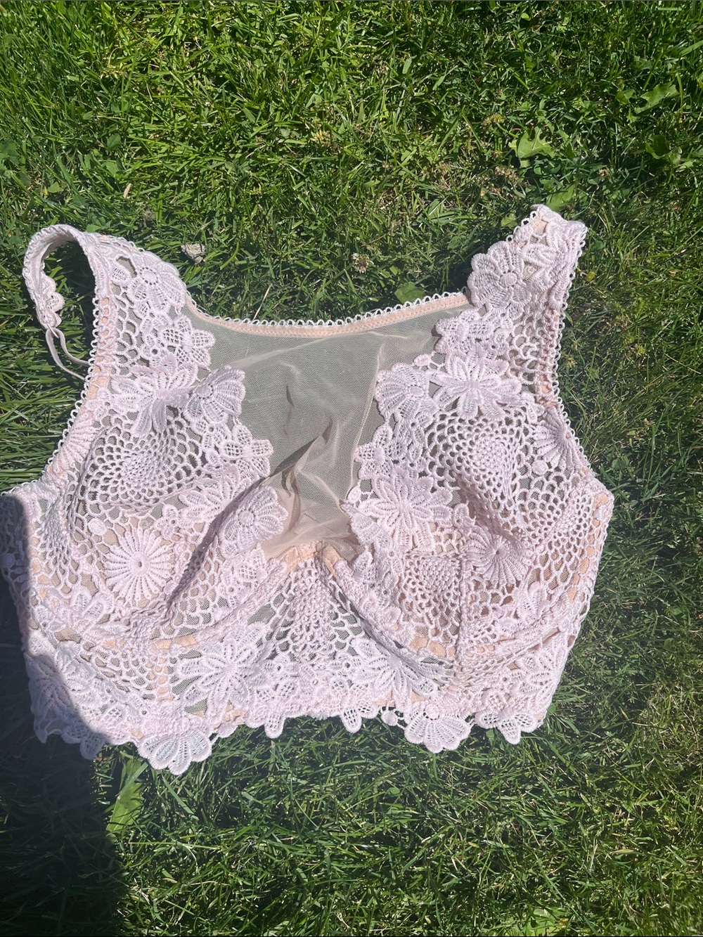 Victoria’s Secret 34DD Lace Crochet Bralette Top in Blush Pink